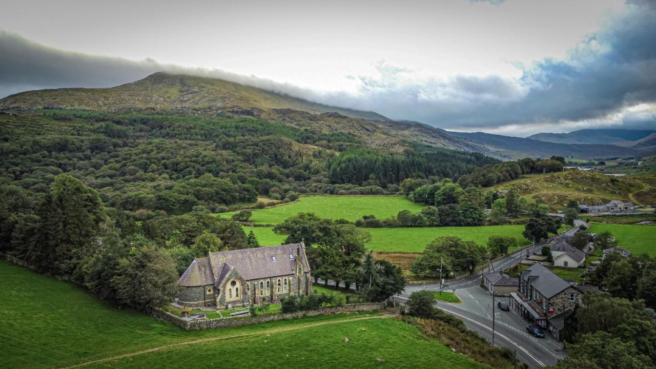 Mountain Church Capel Curig Exterior photo